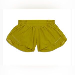 🍋EUC Lululemon Hotty Hot Low Rise 2.5” Shorts. Size 8 Reg in Golden Lime